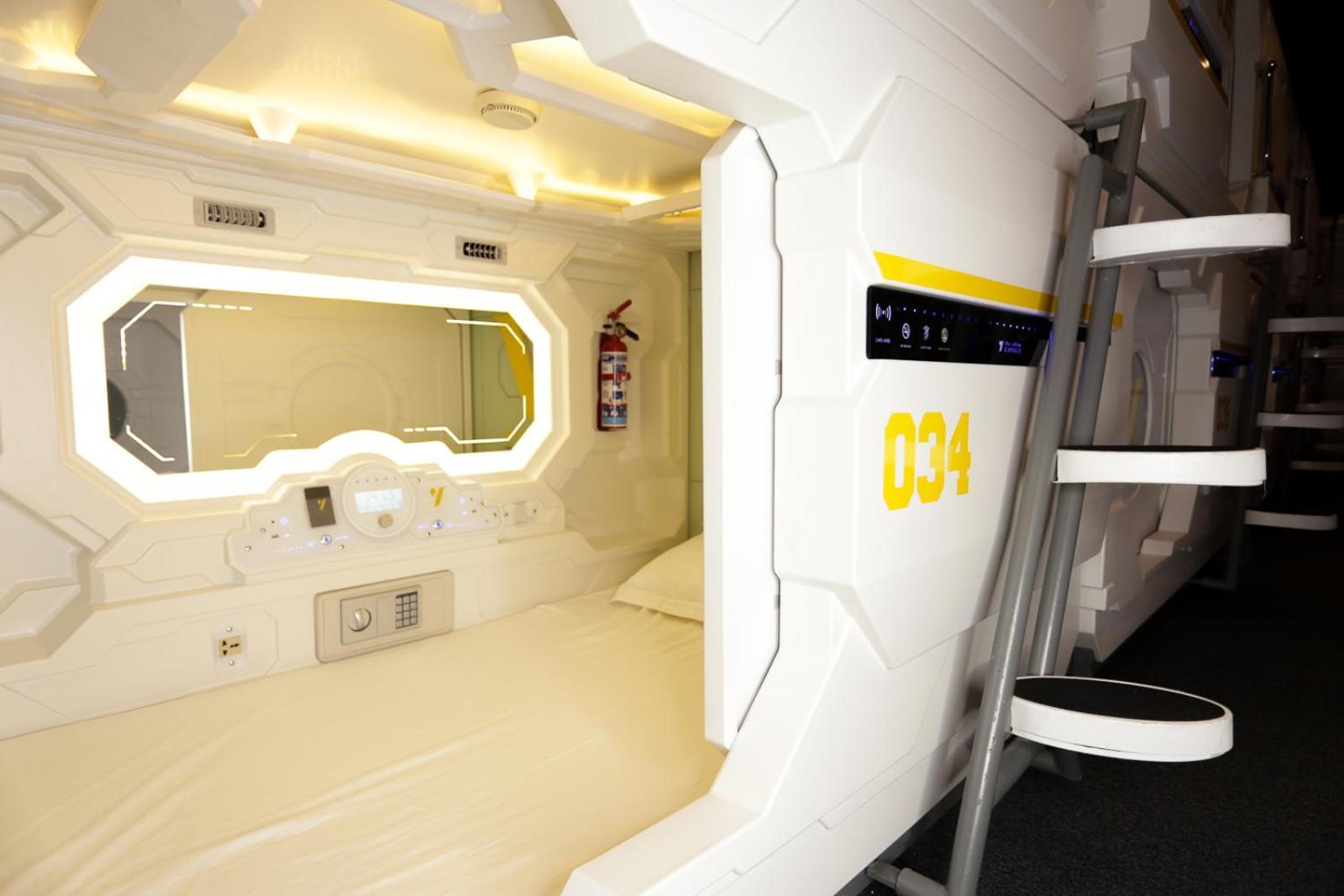 The Yellow Capsule Cancun Close To Airport Ngoại thất bức ảnh