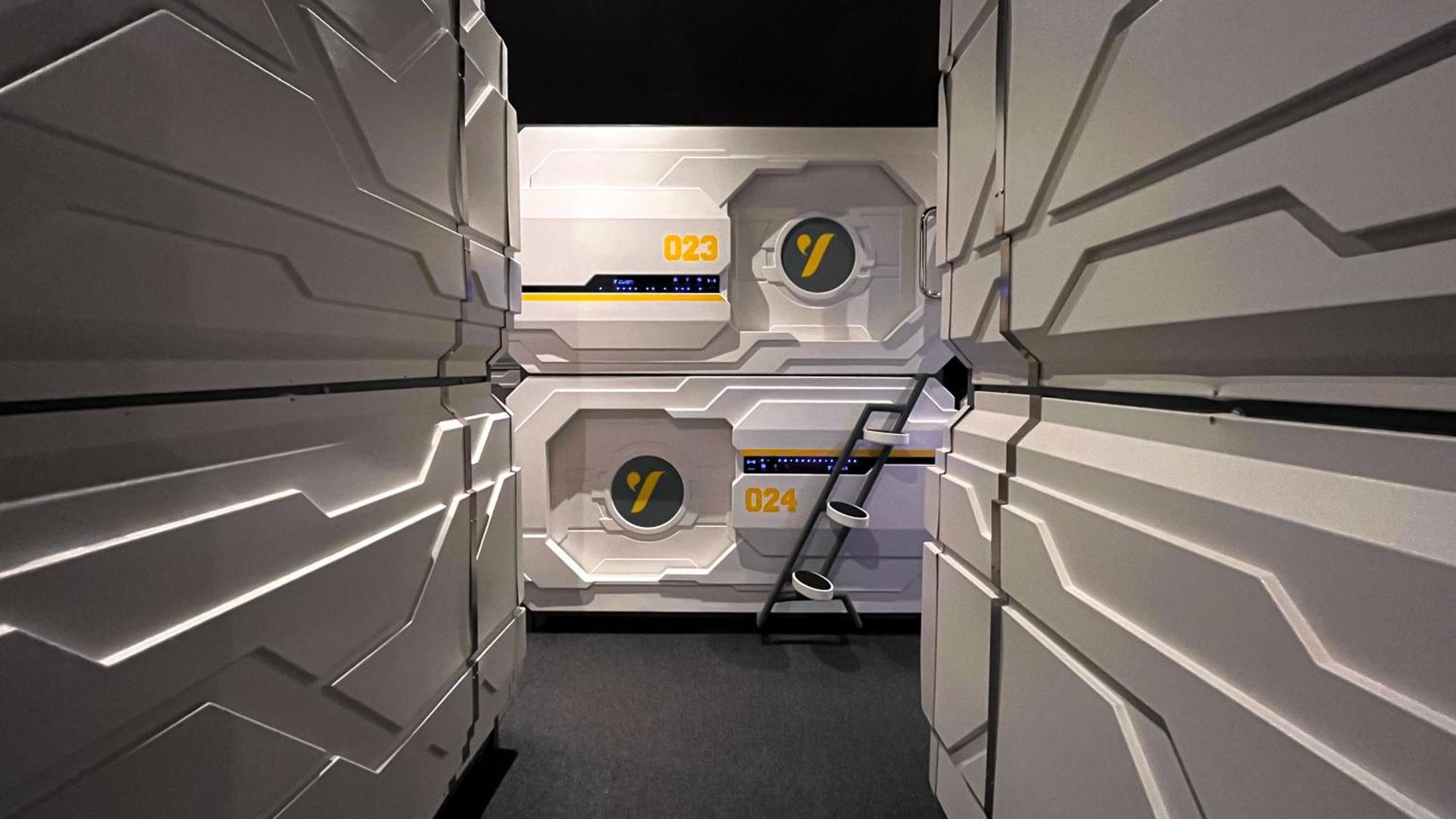 The Yellow Capsule Cancun Close To Airport Ngoại thất bức ảnh